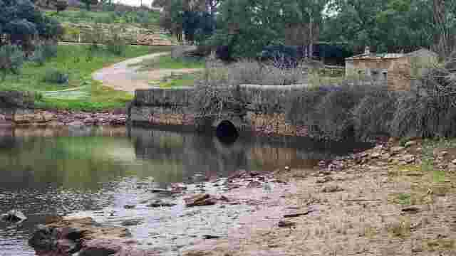Puente sobre el arroyo Garganta de la Canaleja