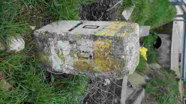Kilometre marker